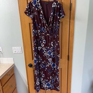 Burgundy banana Republic maxi dress. Size L